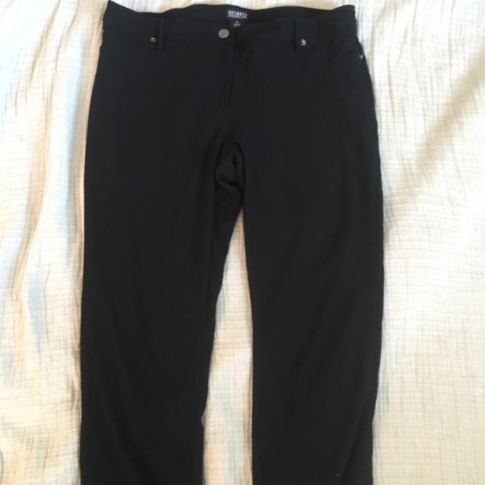 Textured, black cropped pants with stretch size 16